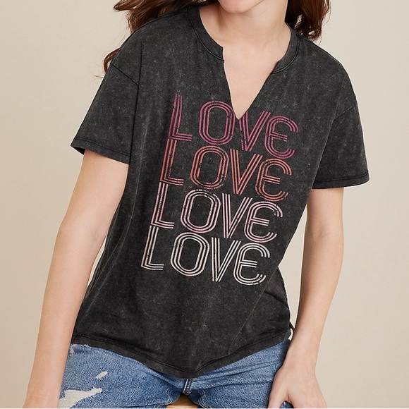 Love Graphic Tee - Picture 1 of 4